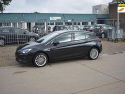 Zwart Gebruikt 2016 Opel Astra Innovation Hatchback | € 8.450 (Eerlijke prijs)