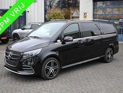 Zwart (metallic) Gebruikt 2024 Mercedes V300 AMG MPV | € 83.950 (Duur)