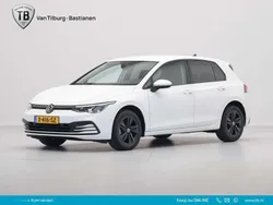 Wit Gebruikt 2024 VW Golf VIII Business Hatchback | € 26.940 (Eerlijke prijs)