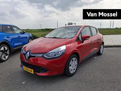 Hatchback Gebruikt 2014 Renault Clio IV Expression Hatchback | € 7.450 (Eerlijke prijs)