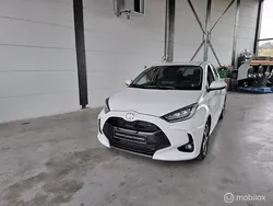 Wit Nieuw 2025 Toyota Yaris Comfort Hatchback | € 26.995 (Super prijs)