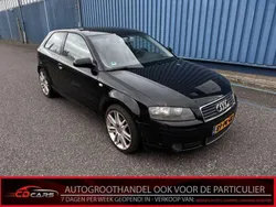 Zwart, metallic lak Gebruikt 2004 Audi A3 Attraction Hatchback | € 950