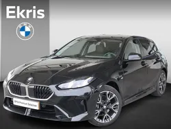 Saphirschwarz Gebruikt 2024 BMW 120 Shadowline Hatchback | € 39.950 (Super prijs)