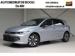 Zilver Gebruikt 2024 VW Golf VIII Life Hatchback | € 29.500 (Goede deal)