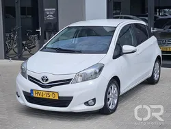 Wit Gebruikt 2013 Toyota Yaris Hatchback | € 9.949 (Eerlijke prijs)