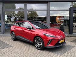 Rood Gebruikt 2024 MG MG4 EV Trophy Hatchback | € 34.450 (Duur)