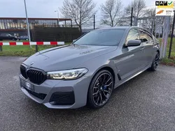 Grijs Gebruikt 2020 BMW 530e M Sport Sedan | € 35.900 (Duur)