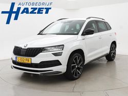 Wit, metallic lak Gebruikt 2021 Skoda Karoq SportlinePlus SUV | € 20.950 (Eerlijke prijs)