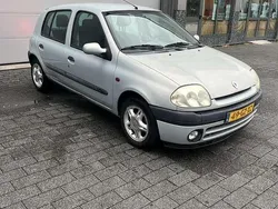Grijs Gebruikt 2001 Renault Clio II Hatchback | € 1.495 (Eerlijke prijs)
