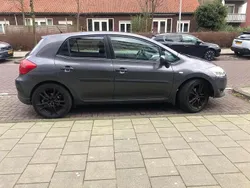 Grijs Gebruikt 2010 Toyota Auris MPV | € 3.550