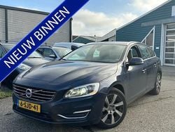 Blauw (metallic) Gebruikt 2013 Volvo V60 Summum Stationwagen | € 3.999 (Goede deal)