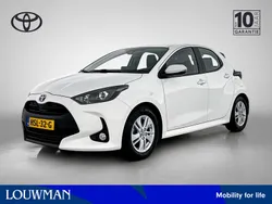 Wit Gebruikt 2022 Toyota Yaris Hybrid Active Hatchback | € 21.450 (Eerlijke prijs)