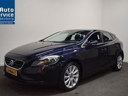 Blauw Gebruikt 2016 Volvo V40 Stationwagen | € 13.950 (Eerlijke prijs)