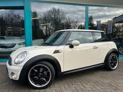 Wit Gebruikt 2009 Mini Cooper Hatchback | € 3.990 (Eerlijke prijs)