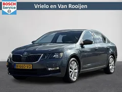 Grijs Gebruikt 2020 Skoda Octavia Business Line Hatchback | € 13.950 (Goede deal)