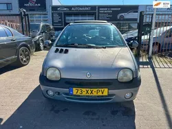 Blauw Gebruikt 2004 Renault Twingo Initiale Hatchback | € 950 (Eerlijke prijs)