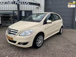 Geel Gebruikt 2011 Mercedes B180 MPV | € 3.950