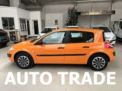 Oranje Gebruikt 2004 Renault Mégane II Hatchback | € 3.800