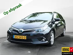 Zwart Gebruikt 2015 Toyota Auris Hybrid Hatchback | € 14.900 (Eerlijke prijs)