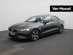 Grijs Gebruikt 2020 Volvo S60 R-Design Sedan | € 32.945 (Eerlijke prijs)