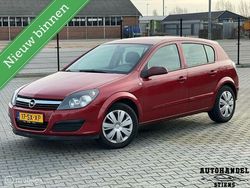 Rood Gebruikt 2006 Opel Astra Edition Hatchback | € 1.350 (Eerlijke prijs)