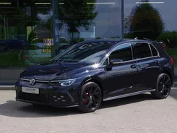 Zwart, metallic lak Gebruikt 2022 VW Golf VIII GTE Hatchback | € 28.400 (Eerlijke prijs)
