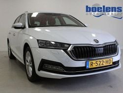 Wit (metallic) Gebruikt 2022 Skoda Octavia Business Line Stationwagen | € 18.943 (Goede deal)