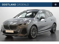 Sparkling copper grau (grijs metallic) Gebruikt 2024 BMW 225 Active Tourer Comfort Edition MPV | € 44.950 (Eerlijke prijs)