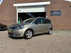Geel Gebruikt 2011 VW Touran Highline MPV | € 6.599 (Goede deal)
