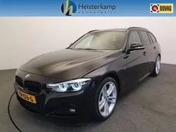 Zwart, metallic lak Gebruikt 2018 BMW 320 M Sport Stationwagen | € 24.950 (Eerlijke prijs)