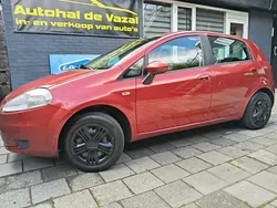 Rood, metallic lak Gebruikt 2008 Fiat Grande Punto Hatchback | € 1.495 (Goede deal)