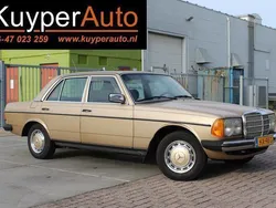 Goud Gebruikt 1982 Mercedes 200 Sedan | € 12.950