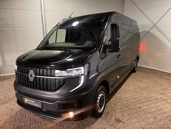 Zwart (metallic) Gebruikt 2024 Renault Master Van | € 44.750
