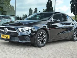 Zwart Gebruikt 2022 Mercedes A180 Business Sedan | € 22.900 (Goede deal)