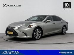 Grijs Gebruikt 2021 Lexus ES300H Executive Line Sedan | € 39.500 (Eerlijke prijs)