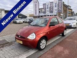 Oranje (metallic) Gebruikt 2008 Ford Ka Cool & Sound Edition Hatchback | € 1.845 (Eerlijke prijs)