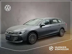 Grijs Nieuw 2025 VW Passat Business Stationwagen | € 52.625 (Eerlijke prijs)
