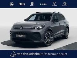 Grijs, metallic lak Nieuw 2025 VW Tiguan R-line Edition SUV | € 59.432 (Eerlijke prijs)