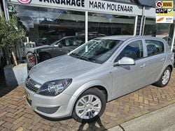 Grijs Gebruikt 2011 Opel Astra Cosmo Hatchback | € 6.750 (Eerlijke prijs)