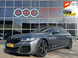 Grijs, metallic lak Gebruikt 2022 BMW 520 M Sport Sedan | € 40.950 (Eerlijke prijs)
