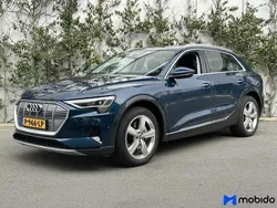Blauw, metallic lak Gebruikt 2021 Audi e-tron S-Line SUV | € 33.880 (Goede deal)
