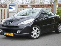 Zwart Gebruikt 2007 Peugeot 207 CC Cabriolet | € 1.950 (Eerlijke prijs)