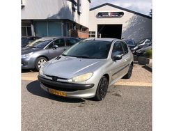 Grijs Gebruikt 2005 Peugeot 206 Hatchback | € 995 (Eerlijke prijs)