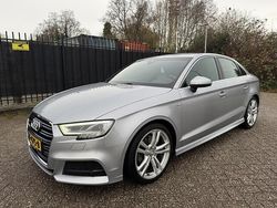 Grijs (metallic) Gebruikt 2019 Audi A3 S-Line Sedan | € 18.950 (Eerlijke prijs)