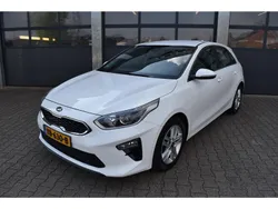 Wit Gebruikt 2018 Kia Ceed Hatchback | € 14.835 (Eerlijke prijs)
