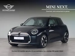 Zwart Gebruikt 2024 Mini Cooper SE Favoured Hatchback | € 31.900 (Super prijs)