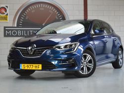 Blauw Gebruikt 2021 Renault Mégane IV Intens Hatchback | € 18.380 (Eerlijke prijs)
