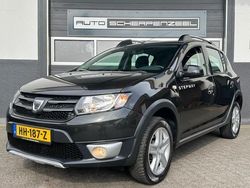 Zwart Gebruikt 2015 Dacia Sandero Lauréate Hatchback | € 6.145 (Eerlijke prijs)