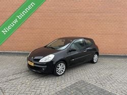 Zwart Gebruikt 2009 Renault Clio II Hatchback | € 595 (Super prijs)