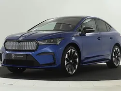 Blauw, metallic lak Gebruikt 2023 Skoda Enyaq iV SportLine SUV | € 52.640
